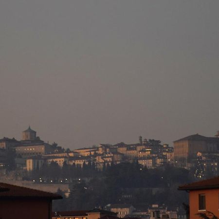 Venere Apartment Bergamo Bagian luar foto